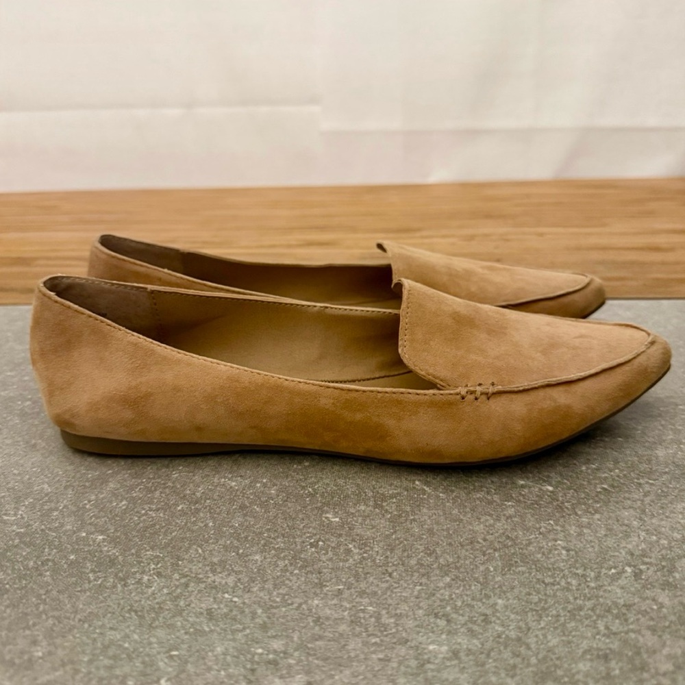 Steve Madden Feather Tan Suede Pointed Toe Loafers Size 9.5M NWOT - Picture 3 of 10